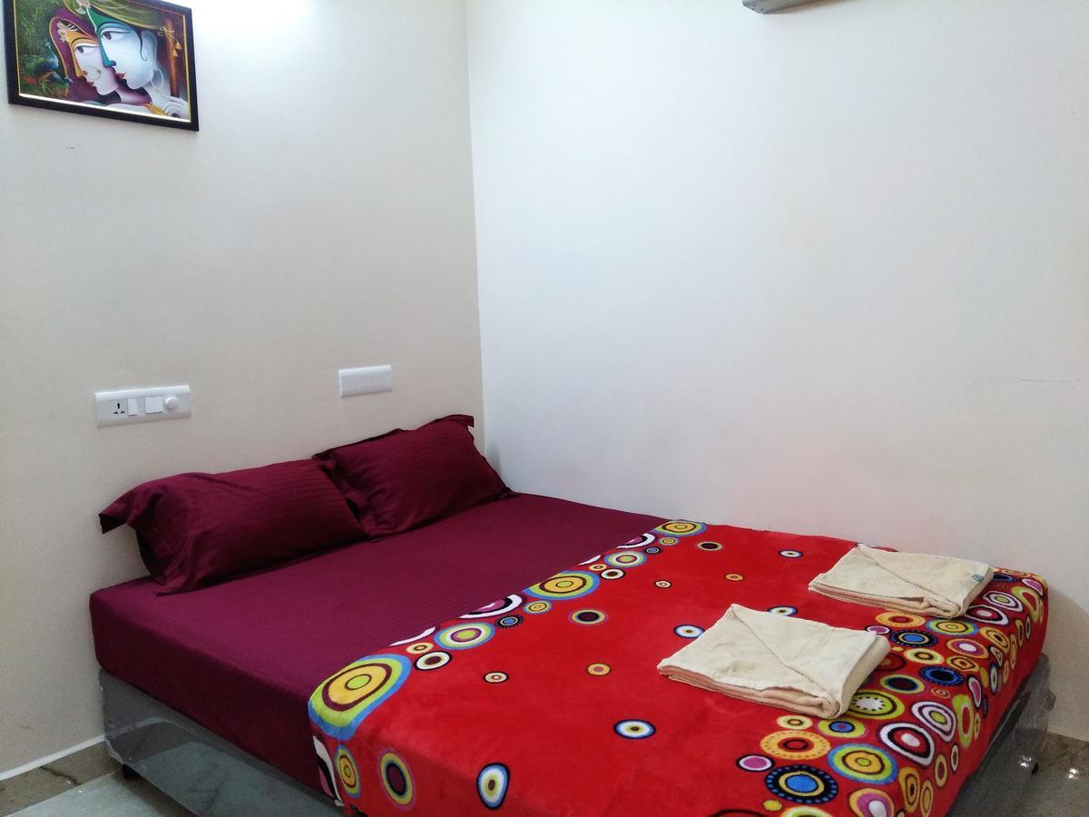 Krish Rooms And Stay Chennai Exterior photo